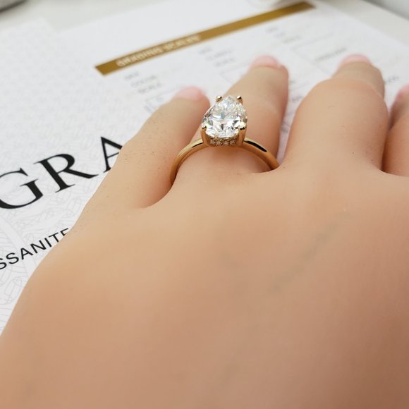 14K Yellow Gold 3 carats Pear Shaped Cut Moissanite Engagement Ring - Picture 4 of 13